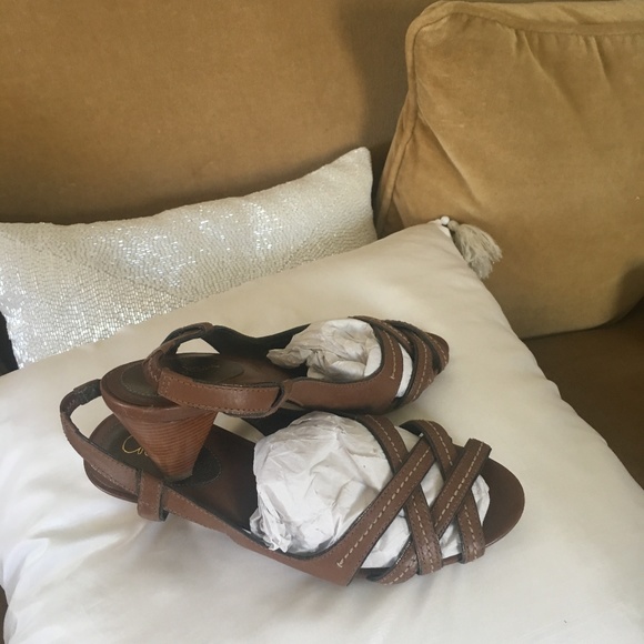 COLE HAAN LEATHER SANDALS, Size 6 - Picture 3 of 5